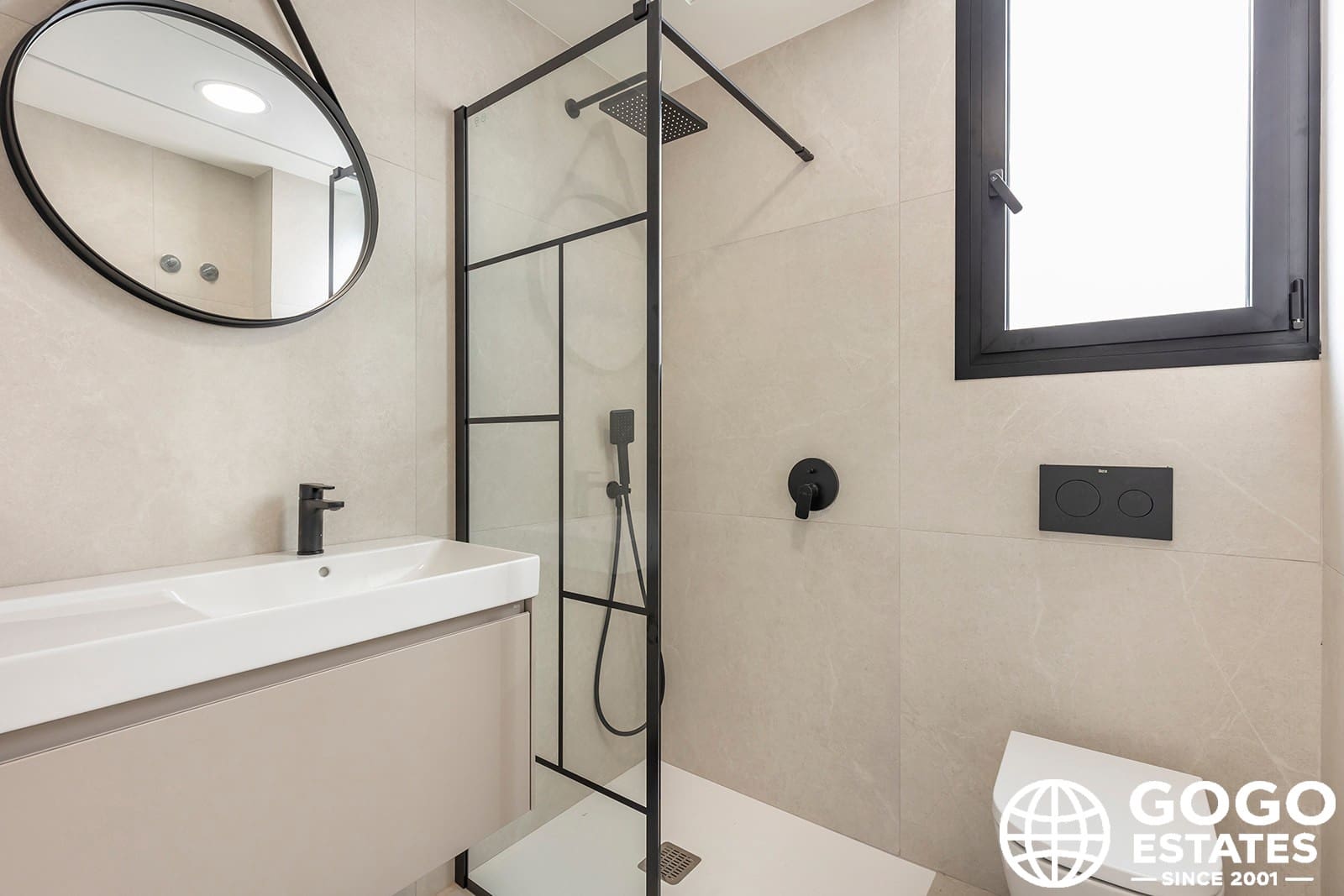 Chalet de 3 habitaciones en Los Alcázares en venta con piscina - 489.000 € (Ref: 9971352)
