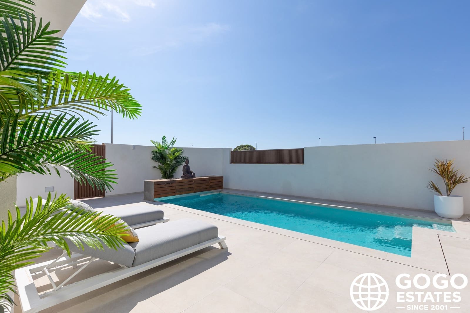 Chalet de 3 habitaciones en Los Alcázares en venta con piscina - 489.000 € (Ref: 9971352)