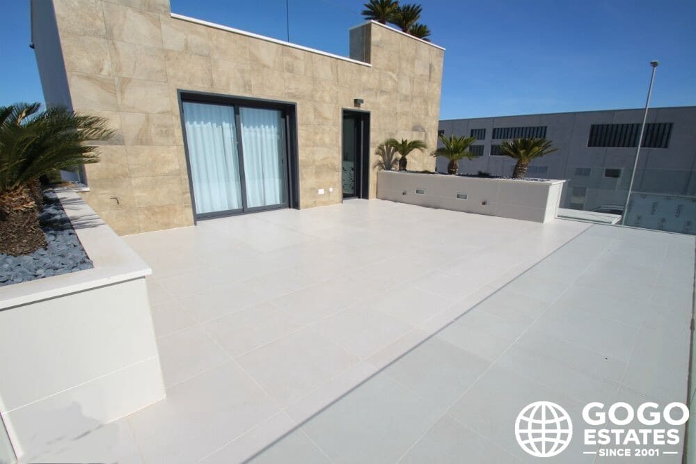 4 quarto Moradia para venda em San Miguel de Salinas com piscina garagem - 1 250 000 € (Ref: 9971362)