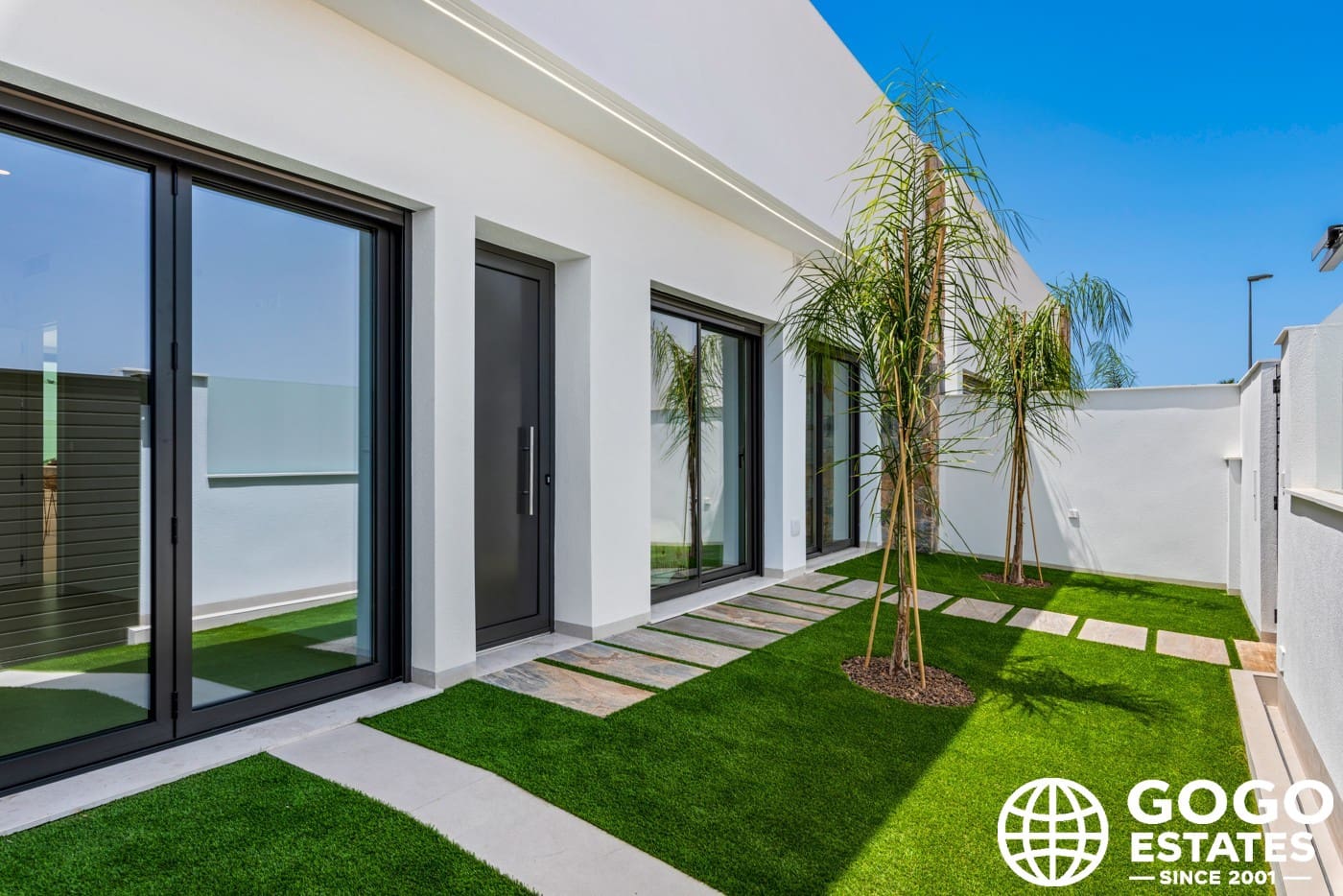 3 soveværelse Villa til salg i Los Alcazares med swimmingpool - € 499.900 (Ref: 9971387)