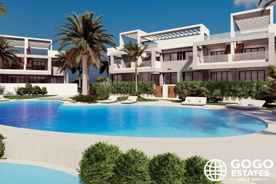 2 sovrum Bungalow till salu i Torrevieja med pool garage - 309 900 € (Ref: 9971394)