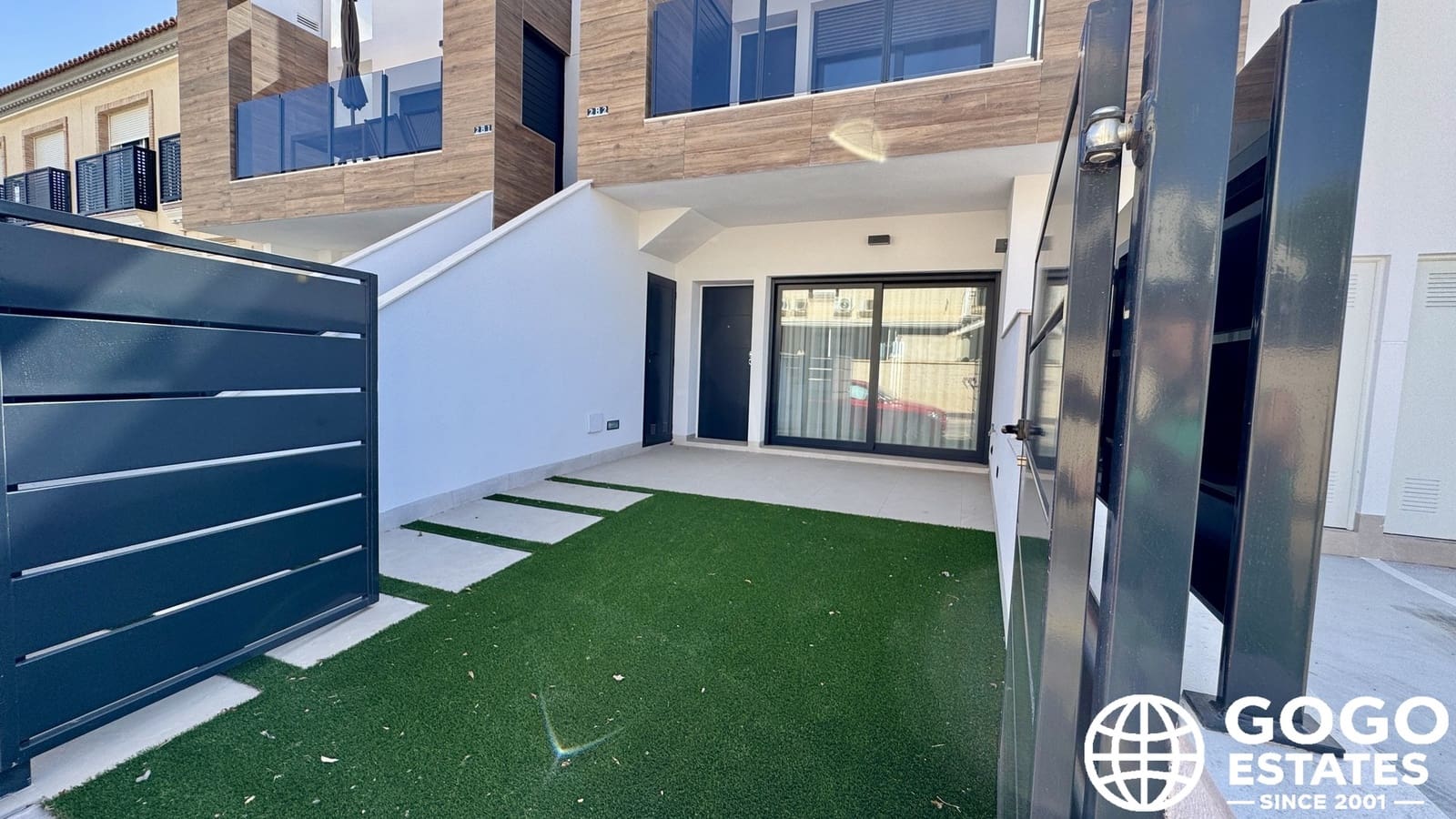 2 soveværelse Bungalow til salg i Los Cuarteros med swimmingpool - € 258.900 (Ref: 9971401)