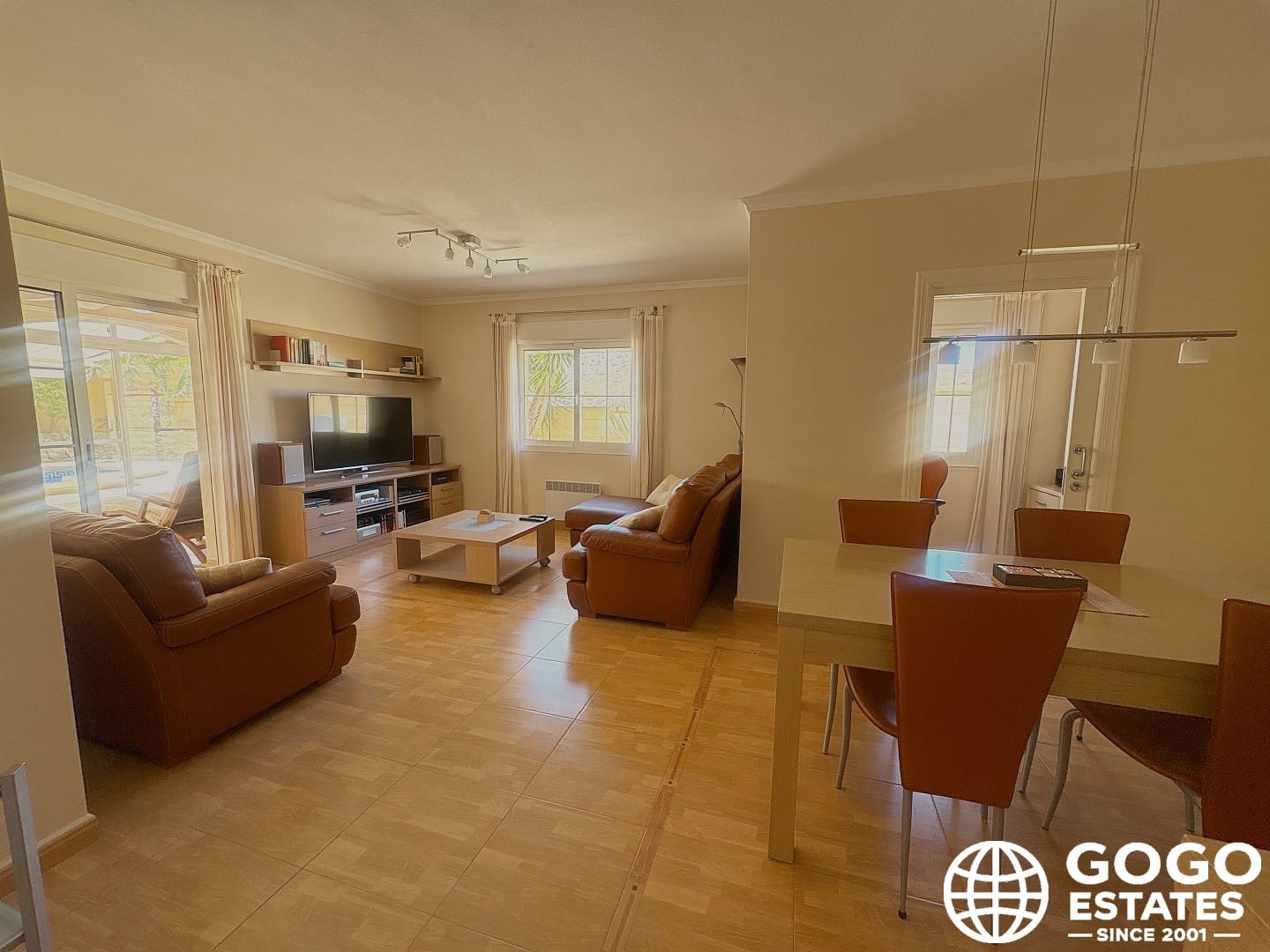 Chalet de 4 habitaciones en Los Collados en venta - 695.000 € (Ref: 9972911)
