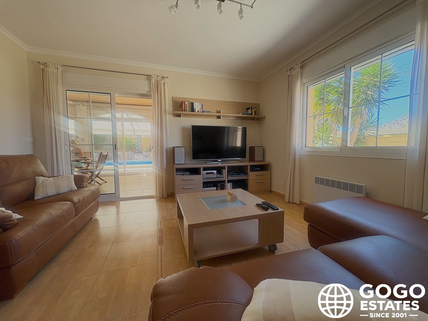 Chalet de 4 habitaciones en Los Collados en venta - 695.000 € (Ref: 9972911)