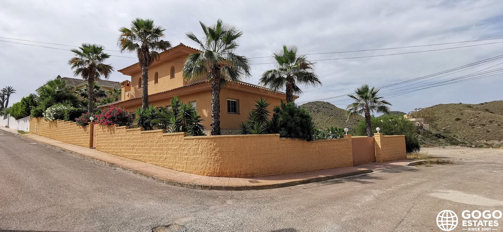 Chalet de 4 habitaciones en Los Collados en venta - 695.000 € (Ref: 9972911)