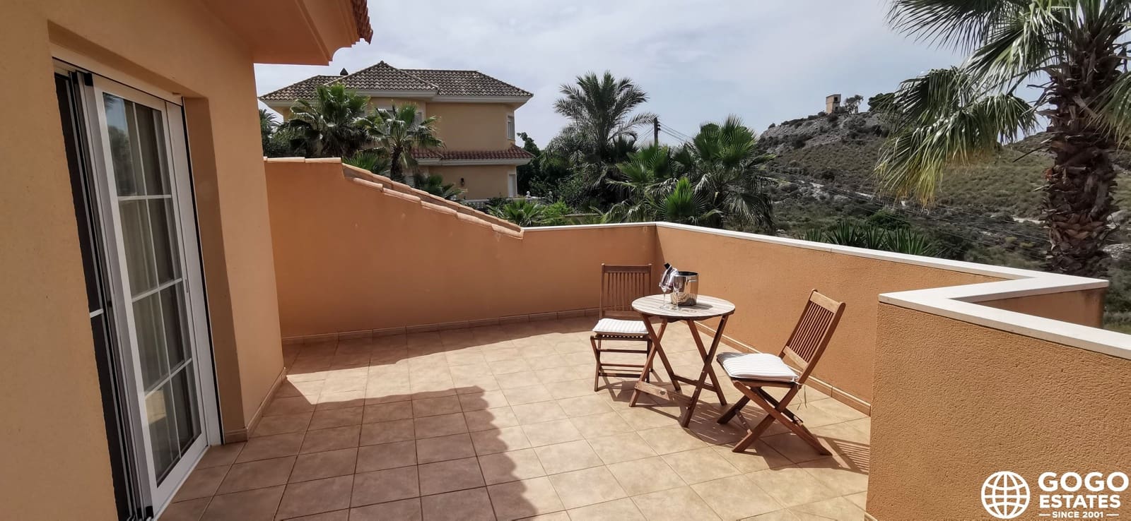 Chalet de 4 habitaciones en Los Collados en venta - 695.000 € (Ref: 9972911)
