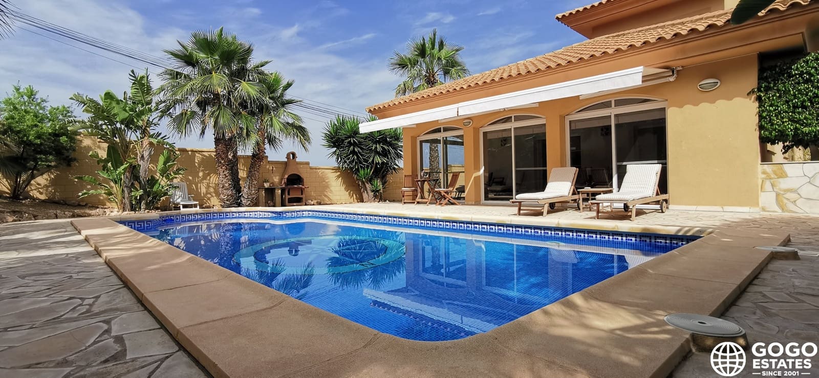 Chalet de 4 habitaciones en Los Collados en venta - 695.000 € (Ref: 9972911)
