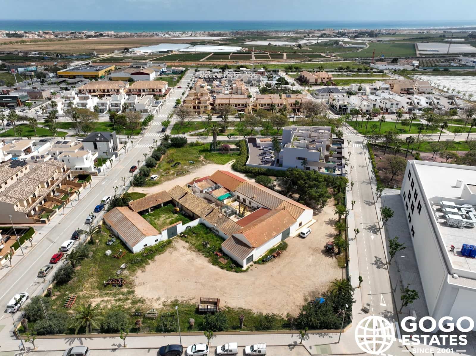 Bungalow de 3 habitaciones en Pilar de la Horadada en venta con piscina - 434.000 € (Ref: 9979318)