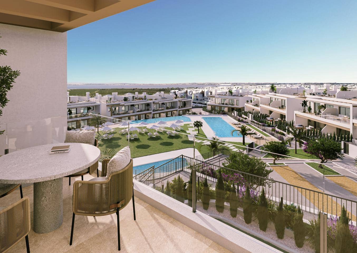 Bungalow de 2 habitaciones en Torrevieja en venta con piscina - 298.000 € (Ref: 10077296)