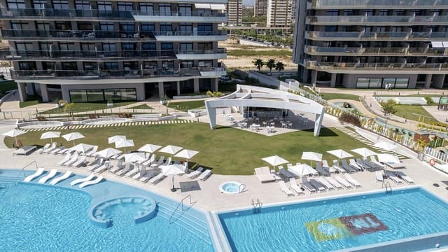 3 quarto Apartamento para venda em Playa Poniente, Benidorm com piscina garagem - 1 346 000 € (Ref: 10118399)