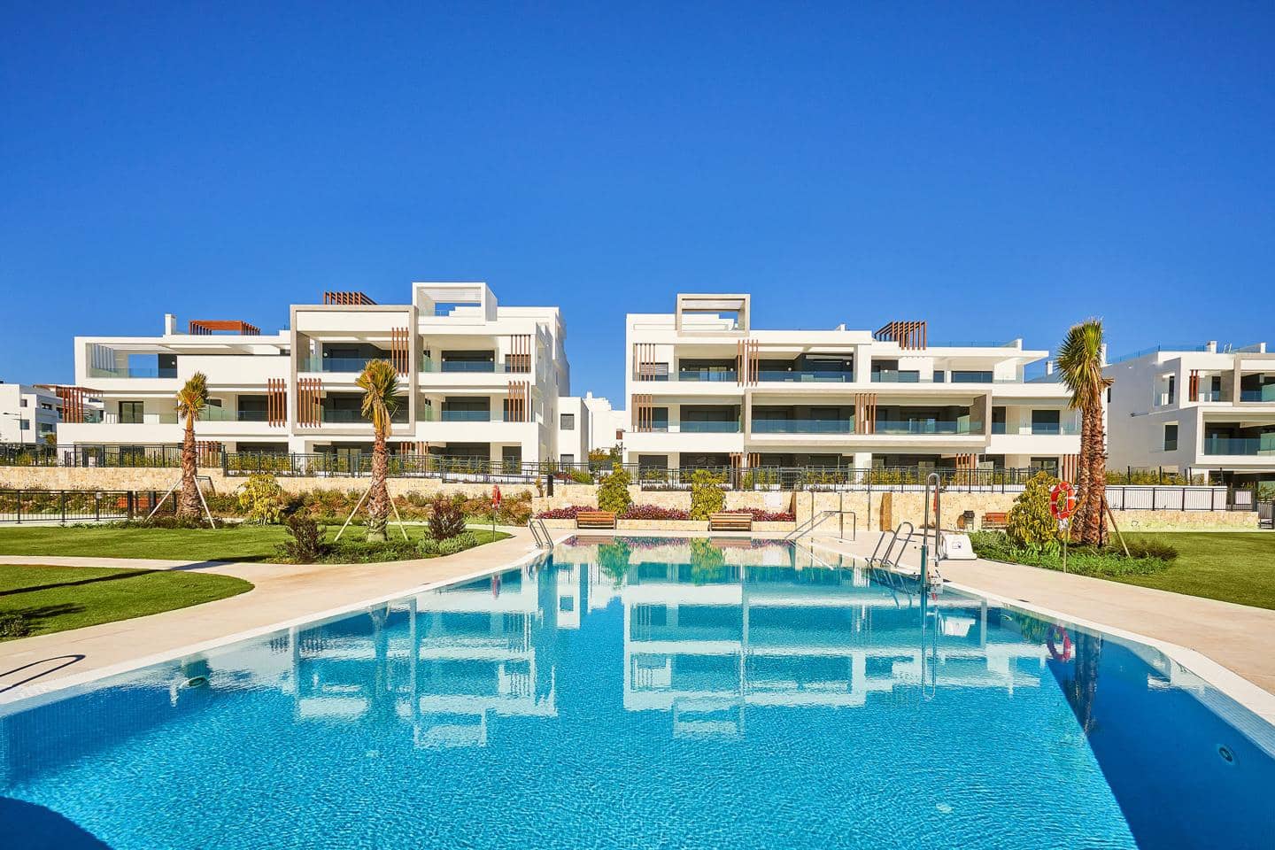 2 sovrum Lägenhet till salu i Estepona med pool garage - 540 000 € (Ref: 10118400)