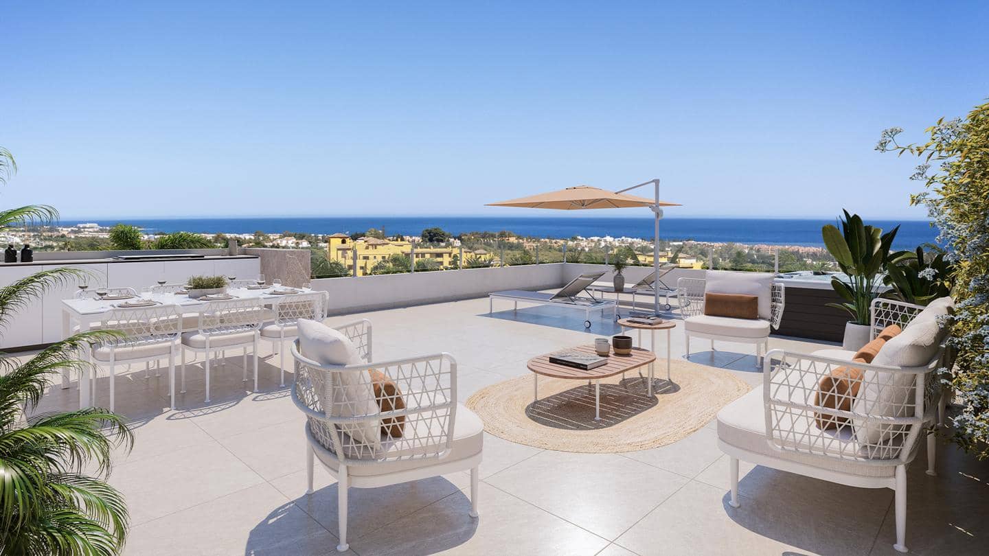 Piso de 3 habitaciones en Estepona en venta con piscina - 675.000 € (Ref: 10118405)