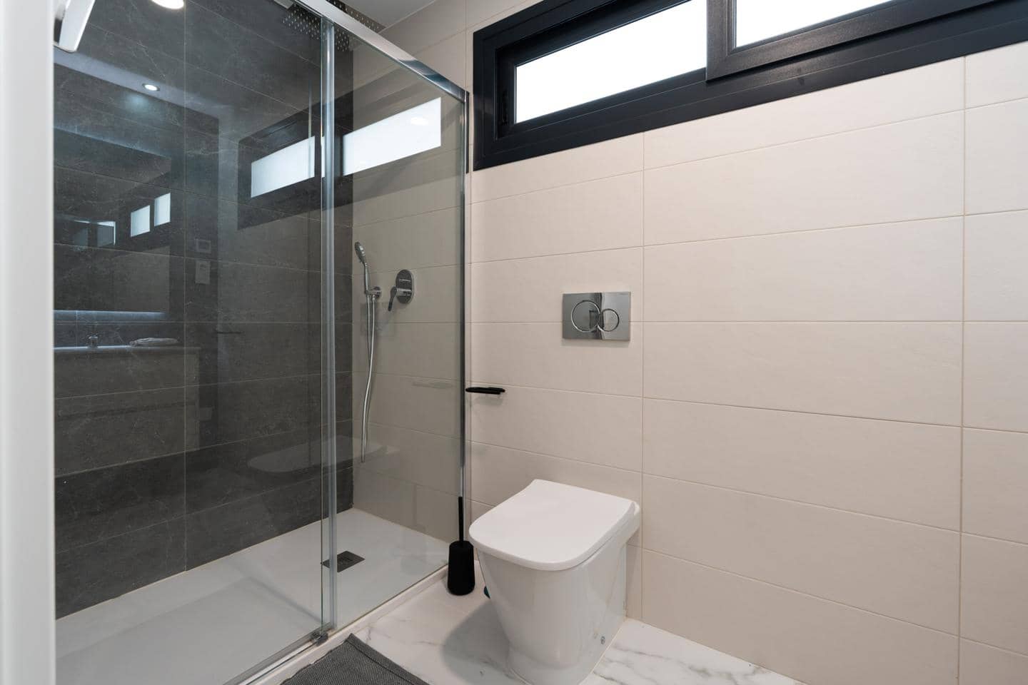 Piso de 3 habitaciones en Torrevieja en venta con piscina garaje - 384.000 € (Ref: 10135090)