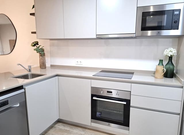 1 bedroom Flat for sale in El Chaparral - La Siesta - La Torreta, Torrevieja with pool garage - € 229,000 (Ref: 9080757)