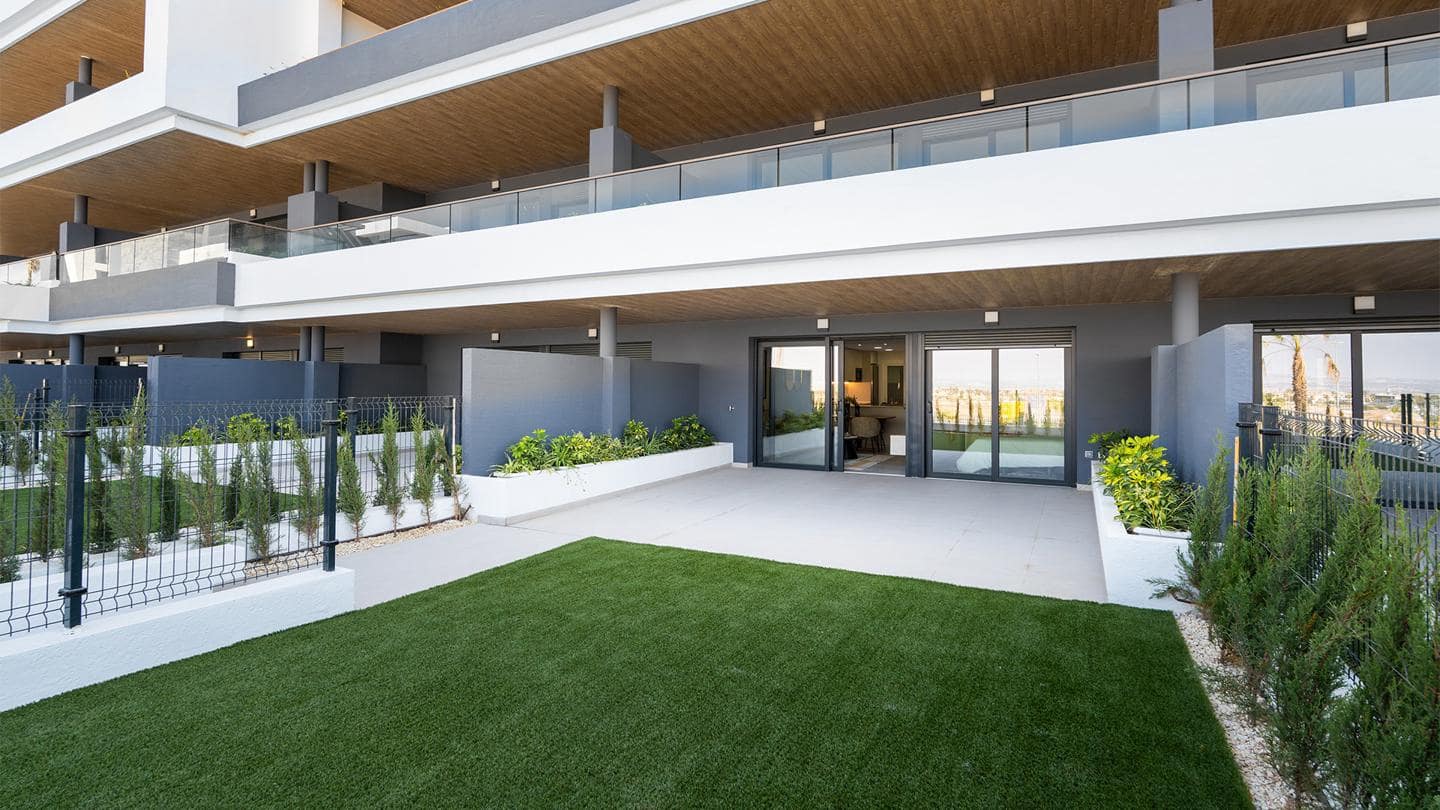 3 chambre Bungalow à vendre à Torrevieja avec piscine - 400 000 € (Ref: 9412932)