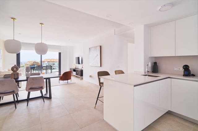 2 chambre Appartement à vendre à Las Gaviotas  - Carvajal, Fuengirola avec piscine garage - 635 000 € (Ref: 9414509)