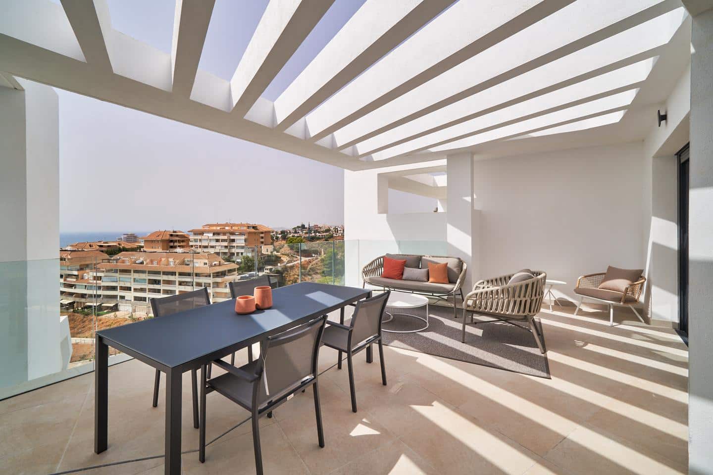 2 makuuhuone Asunto myytävänä paikassa Fuengirola mukana uima-altaan 
autotalli - 635 000 € (Ref: 9414509)