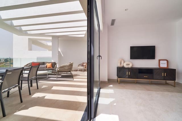 2 chambre Appartement à vendre à Las Gaviotas  - Carvajal, Fuengirola avec piscine garage - 635 000 € (Ref: 9414509)