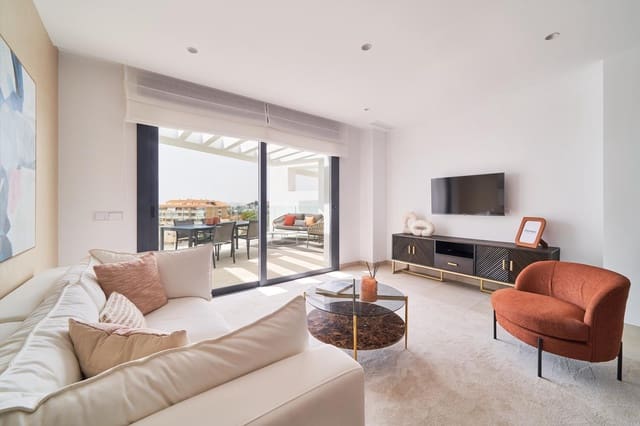 2 chambre Appartement à vendre à Las Gaviotas  - Carvajal, Fuengirola avec piscine garage - 635 000 € (Ref: 9414509)