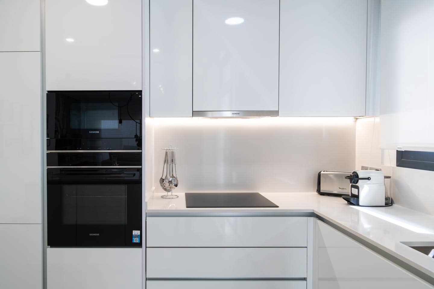 3 sypialnia Mieszkanie na sprzedaż w Benidorm z basenem garażem - 1 998 000 € (Ref: 9426590)