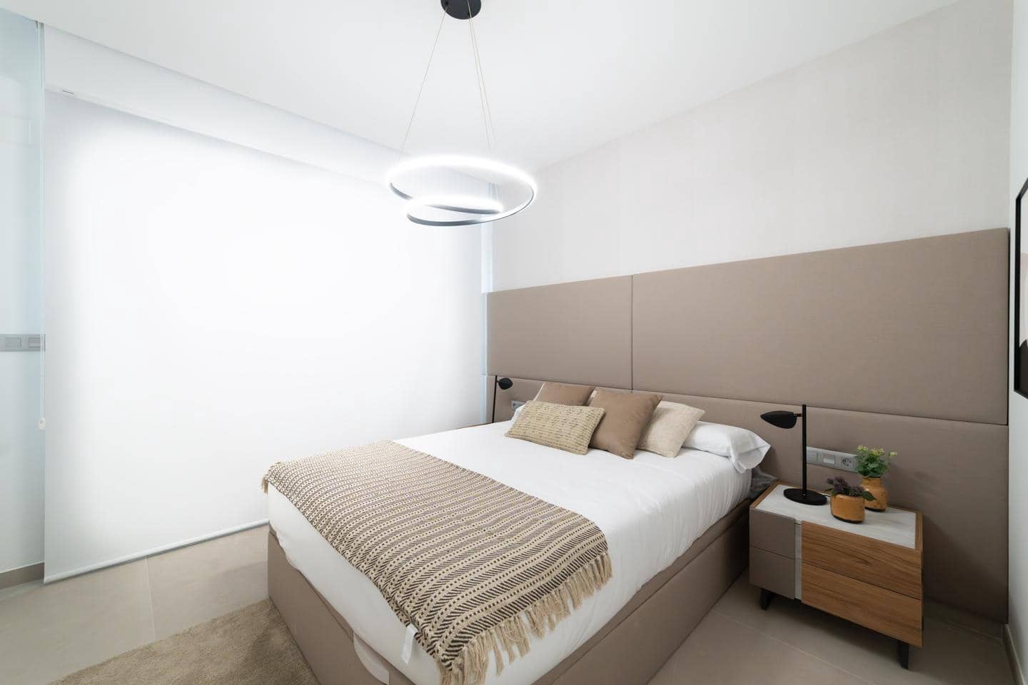 3 sypialnia Mieszkanie na sprzedaż w Benidorm z basenem garażem - 1 998 000 € (Ref: 9426590)