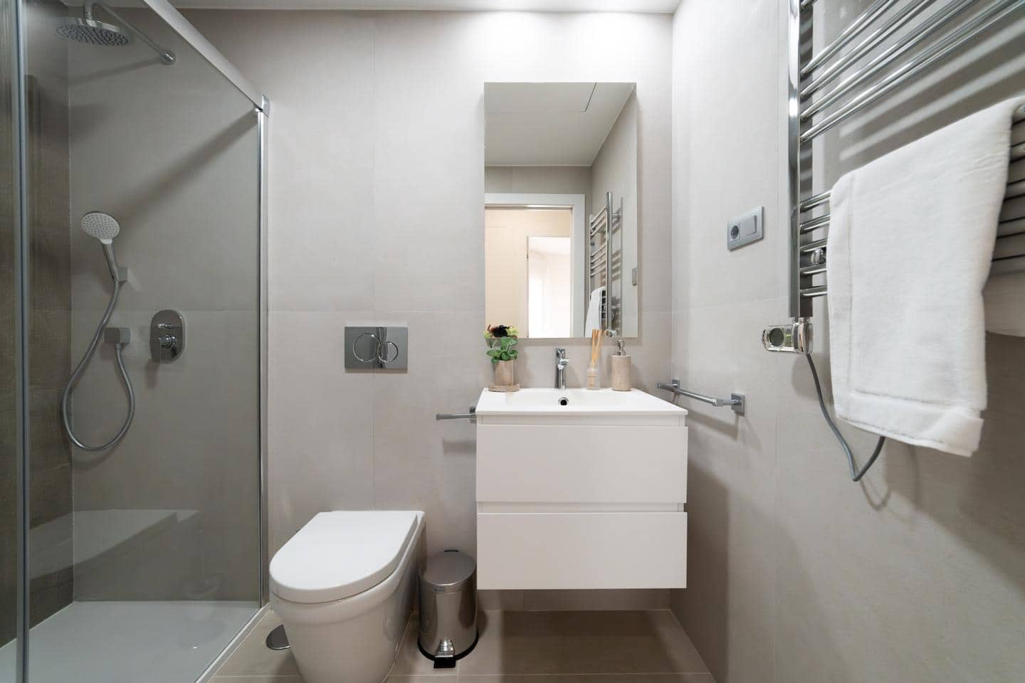 3 sypialnia Mieszkanie na sprzedaż w Benidorm z basenem garażem - 1 998 000 € (Ref: 9426590)