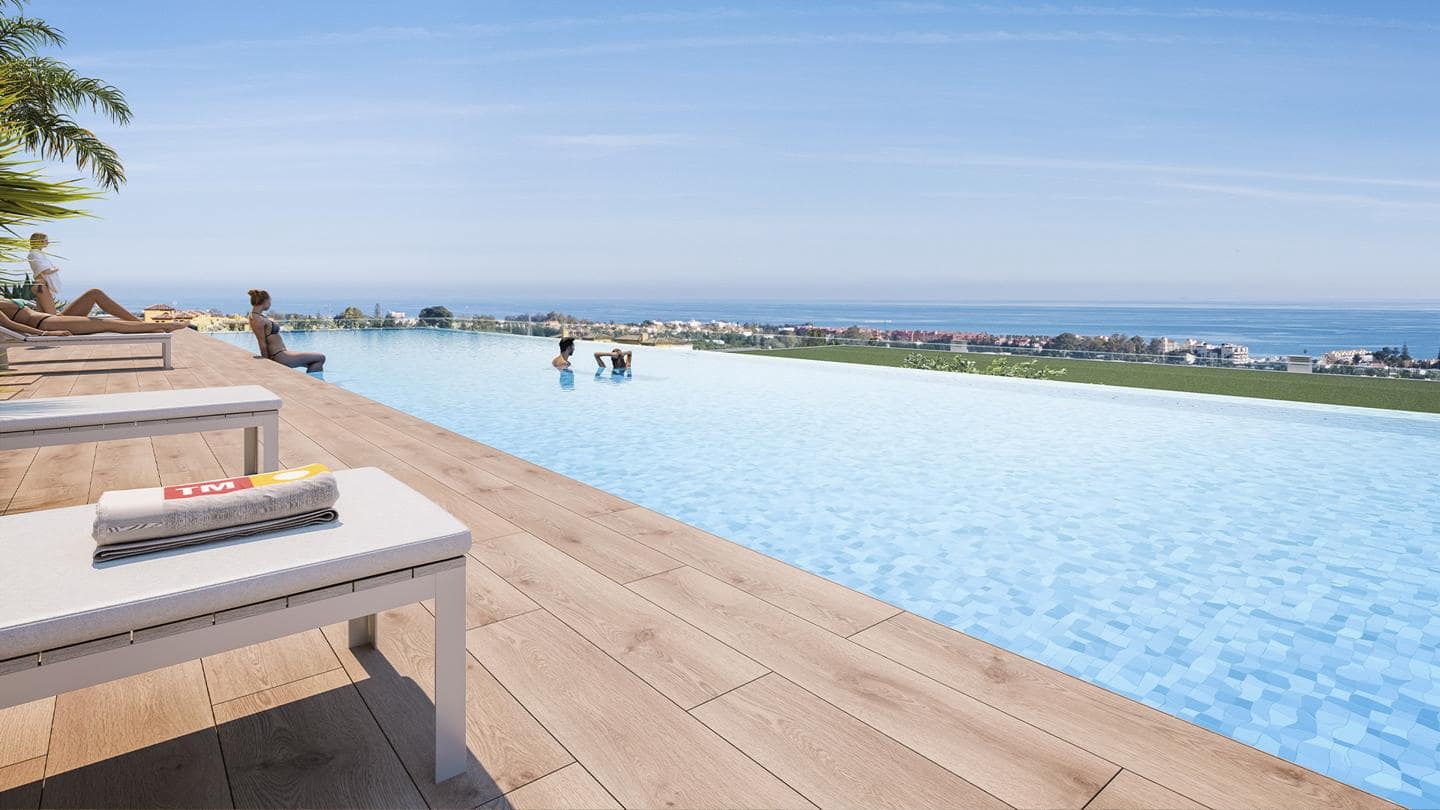 Piso de 2 habitaciones en Estepona en venta con piscina garaje - 559.000 € (Ref: 9460690)