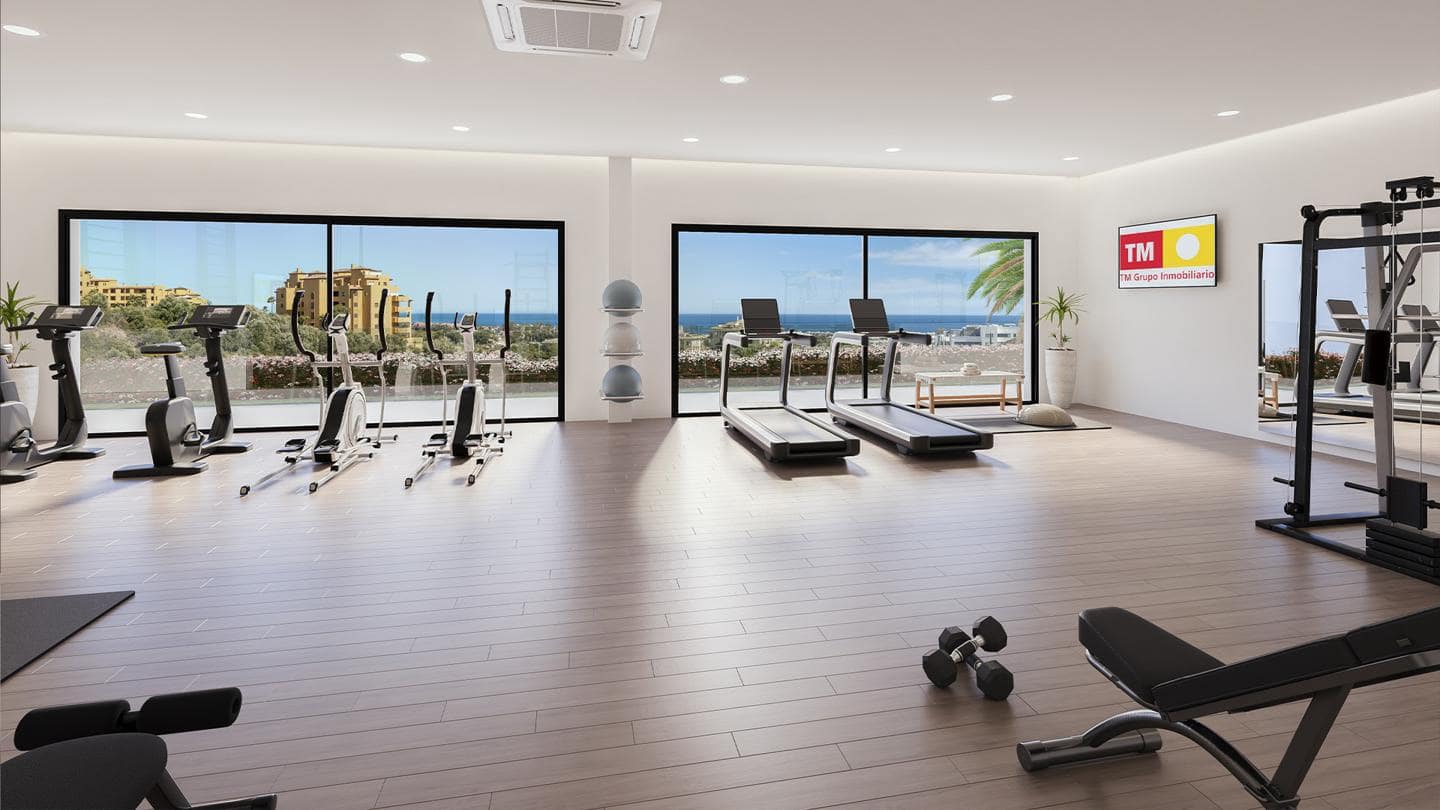 Piso de 2 habitaciones en Estepona en venta con piscina garaje - 559.000 € (Ref: 9460690)