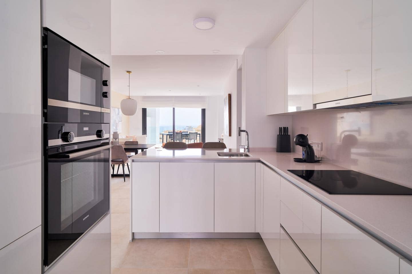 Piso de 2 habitaciones en Fuengirola en venta con piscina garaje - 635.000 € (Ref: 9460829)