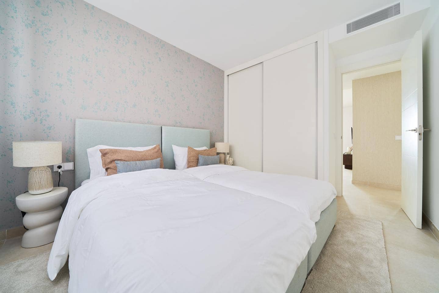 Piso de 2 habitaciones en Fuengirola en venta con piscina garaje - 635.000 € (Ref: 9460829)