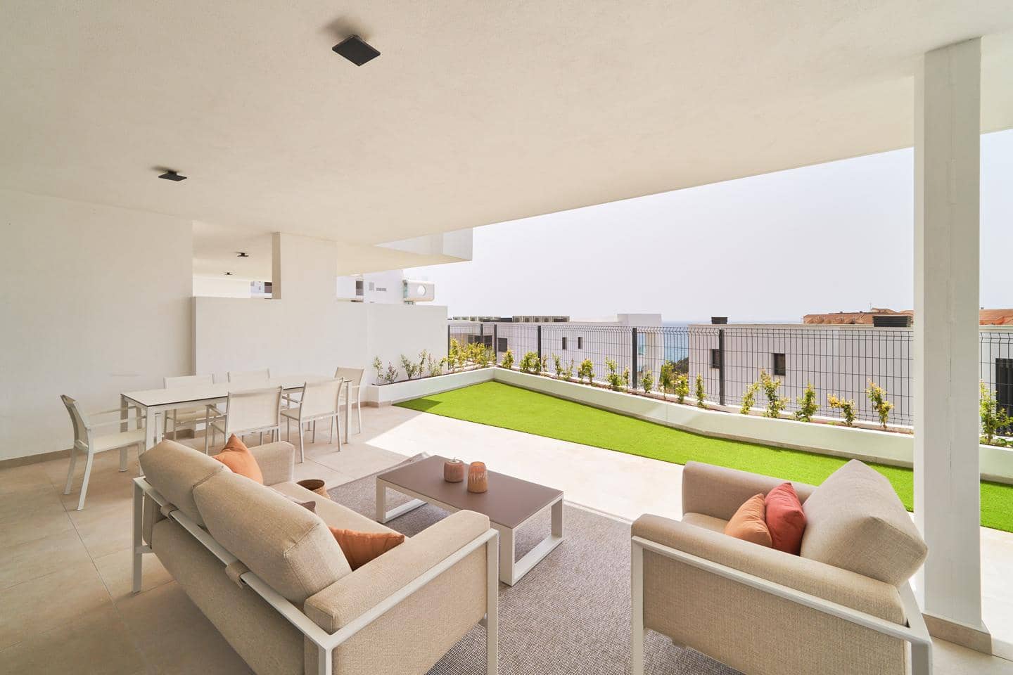 Piso de 2 habitaciones en Fuengirola en venta con piscina garaje - 635.000 € (Ref: 9460829)