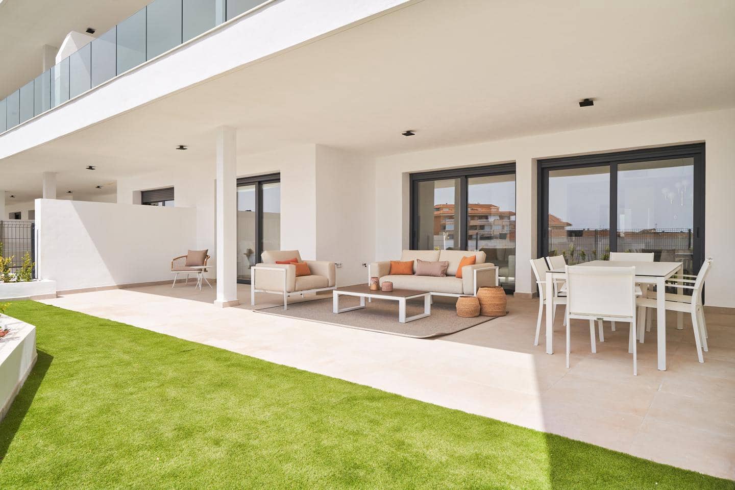 Piso de 2 habitaciones en Fuengirola en venta con piscina garaje - 635.000 € (Ref: 9460829)