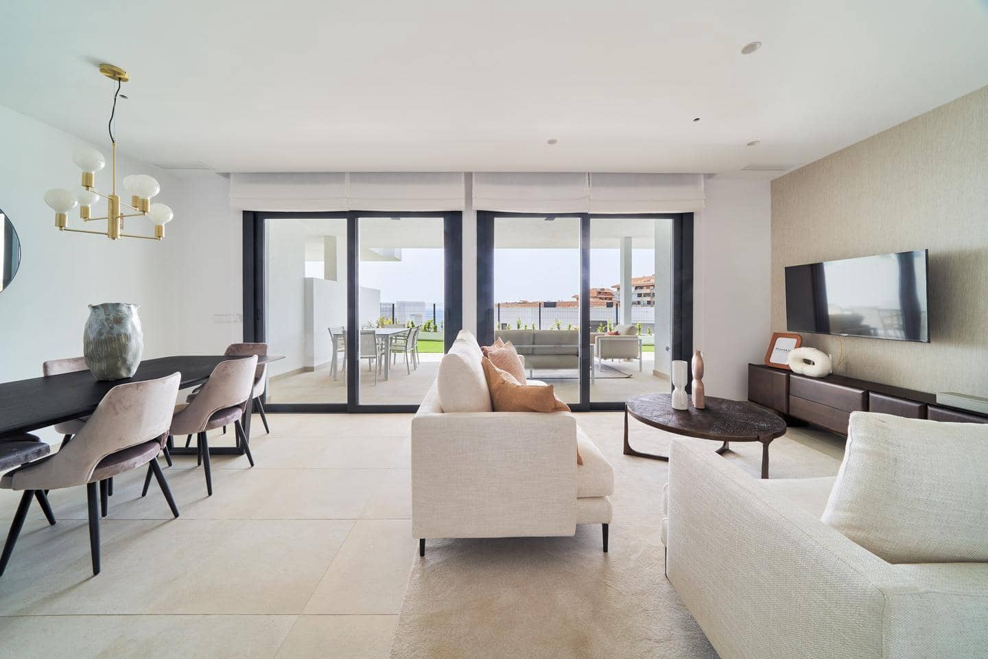 Piso de 2 habitaciones en Fuengirola en venta con piscina garaje - 635.000 € (Ref: 9460829)