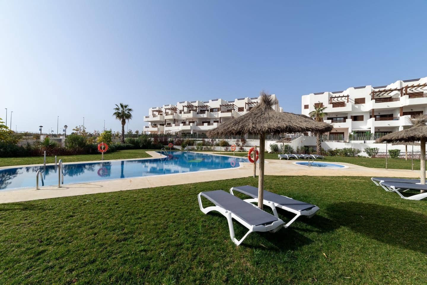 3 slaapkamer Flat te koop in San Juan de los Terreros met zwembad garage - € 228.000 (Ref: 9671215)