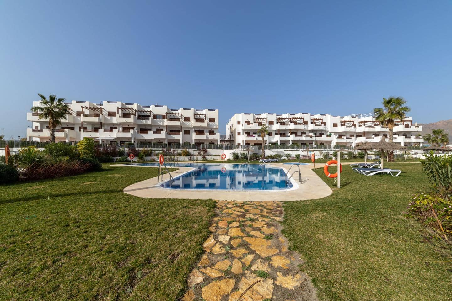 2 soveværelse Lejlighed til salg i San Juan de los Terreros med swimmingpool garage - € 252.000 (Ref: 9687296)