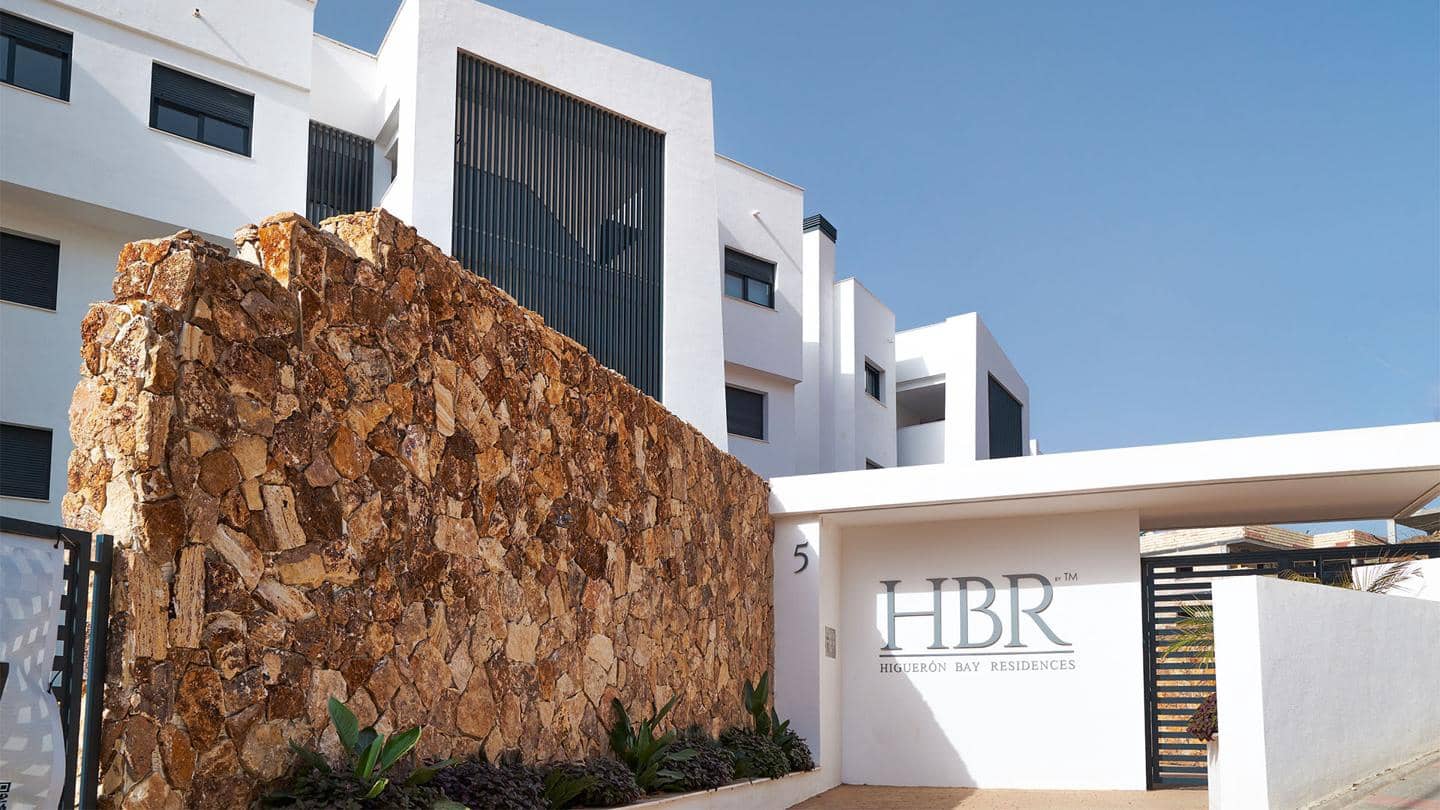 2 soverom Leilighet til salgs i Fuengirola med svømmebasseng garasje - € 795 000 (Ref: 9691399)