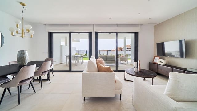 2 soverom Leilighet til salgs i Las Gaviotas  - Carvajal, Fuengirola med svømmebasseng garasje - € 635 000 (Ref: 9691402)