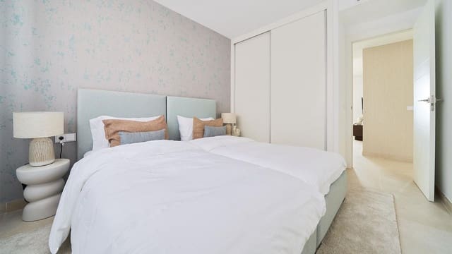 2 soverom Leilighet til salgs i Las Gaviotas  - Carvajal, Fuengirola med svømmebasseng garasje - € 580 000 (Ref: 9691403)