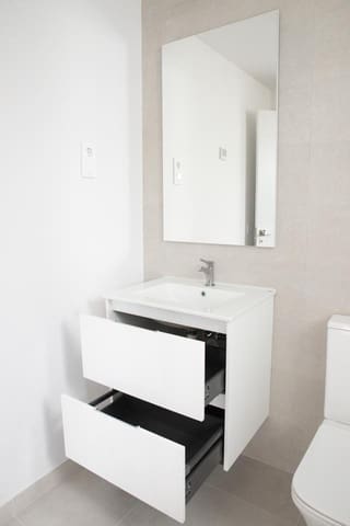 3 makuuhuone Huvila myytävänä paikassa Busot mukana uima-altaan 
autotalli - 409 000 € (Ref: 9694045)