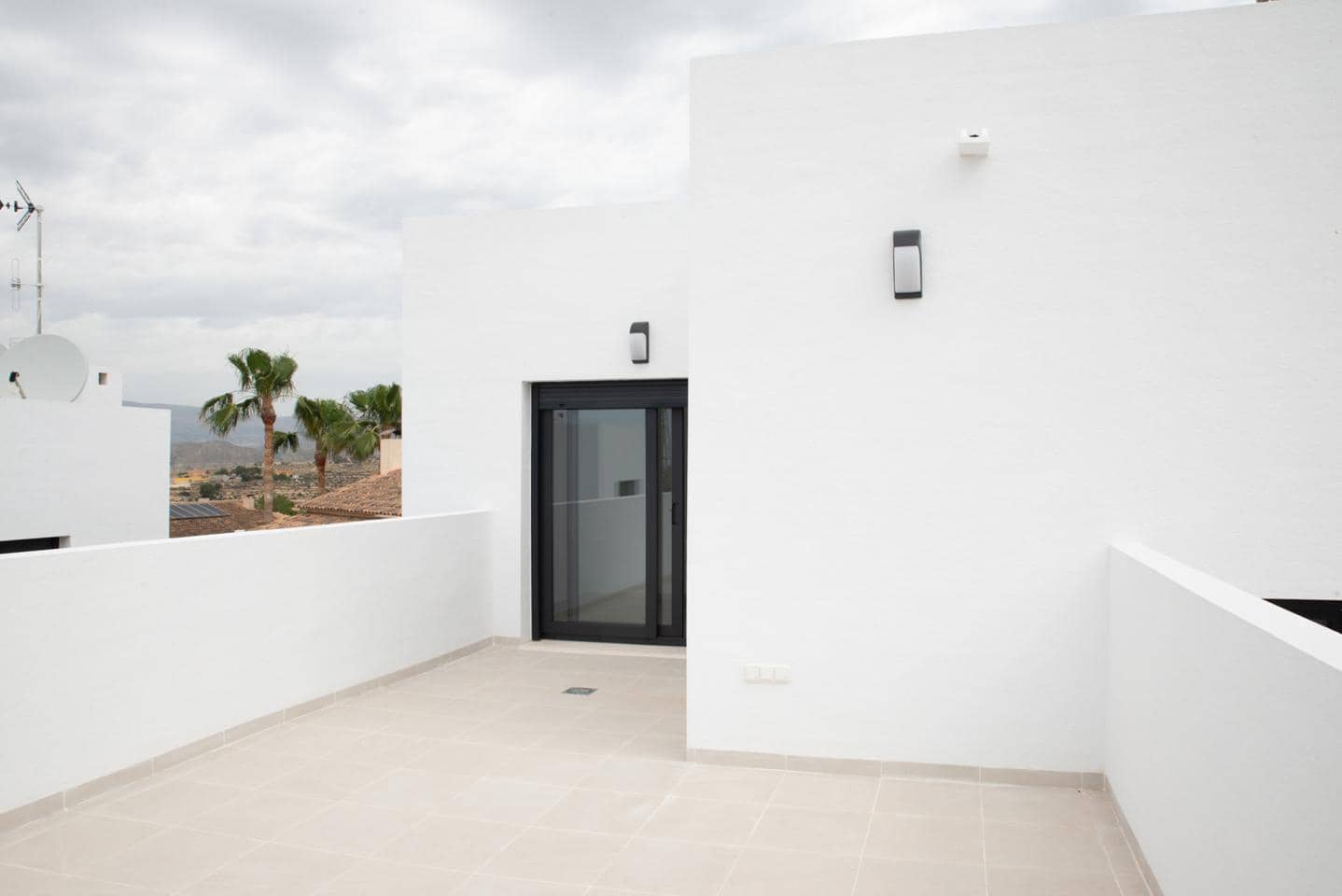 3 bedroom Villa for sale in Busot with pool garage - € 409,000 (Ref: 9694045)