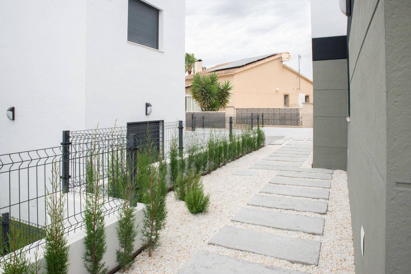 3 bedroom Villa for sale in Busot with pool garage - € 409,000 (Ref: 9694045)