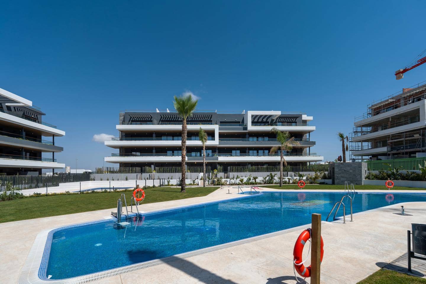 2 slaapkamer Flat te koop in Torrevieja met garage - € 341.000 (Ref: 9899836)