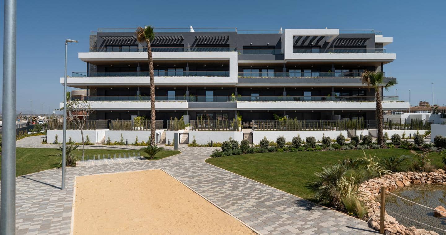 2 slaapkamer Flat te koop in Torrevieja met garage - € 341.000 (Ref: 9899836)