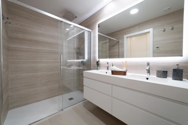 3 quarto Apartamento para venda em Playa Poniente, Benidorm - 2 065 000 € (Ref: 9902193)