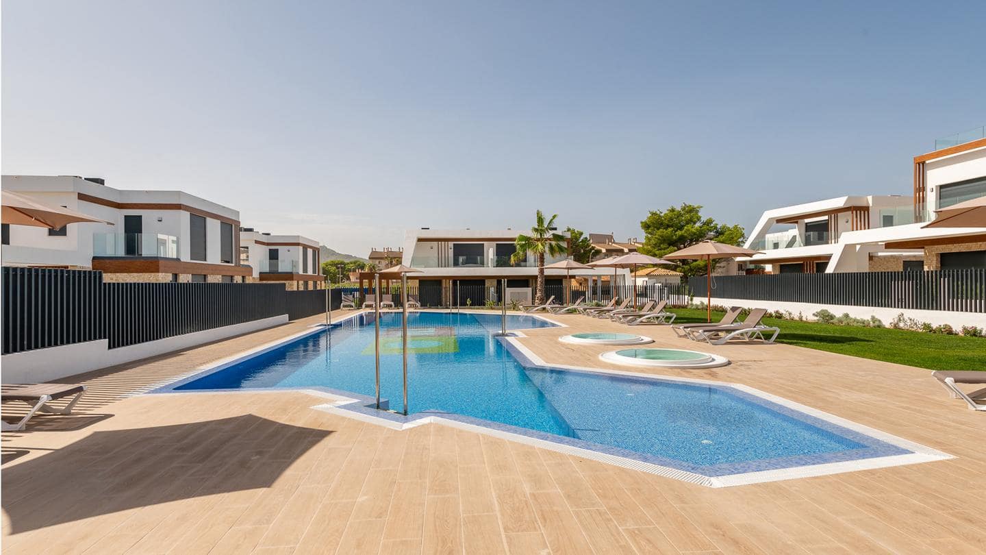 3 soveværelse Lejlighed til salg i Cala Ratjada med garage - € 947.000 (Ref: 9911823)