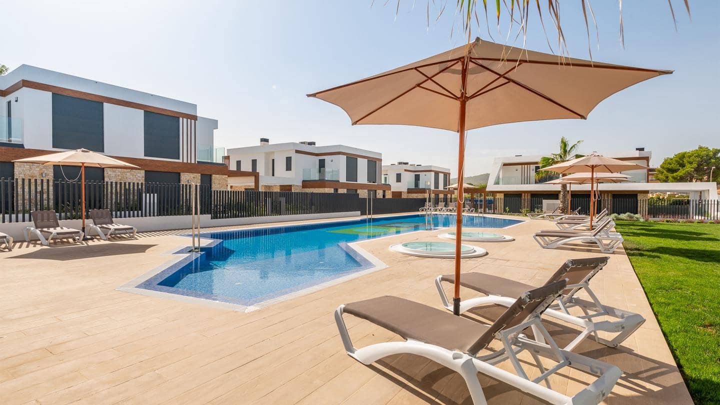 3 soveværelse Lejlighed til salg i Cala Ratjada med garage - € 947.000 (Ref: 9911823)