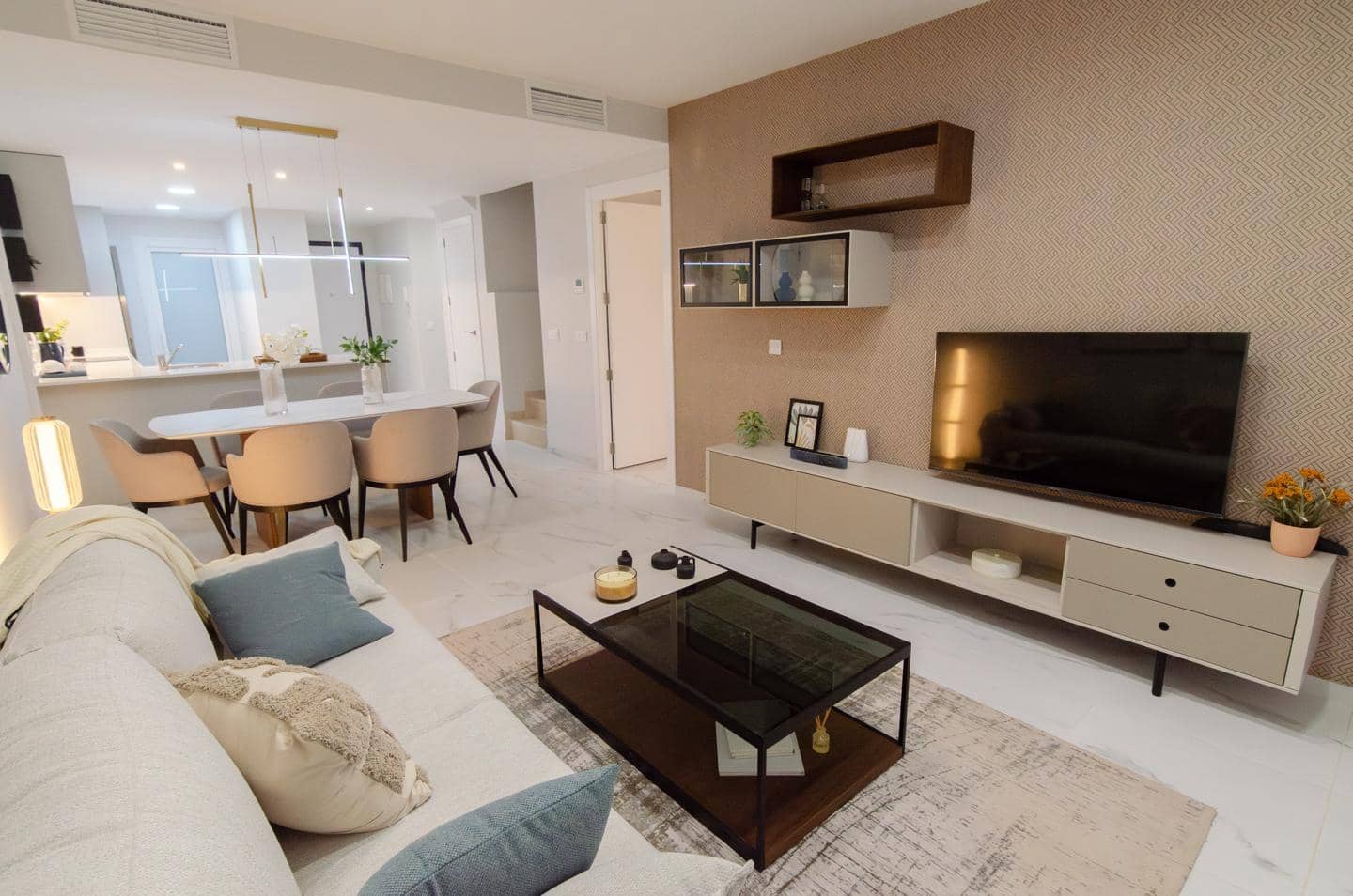 3 soveværelse Bungalow til salg i Torrevieja med swimmingpool garage - € 442.000 (Ref: 9929874)