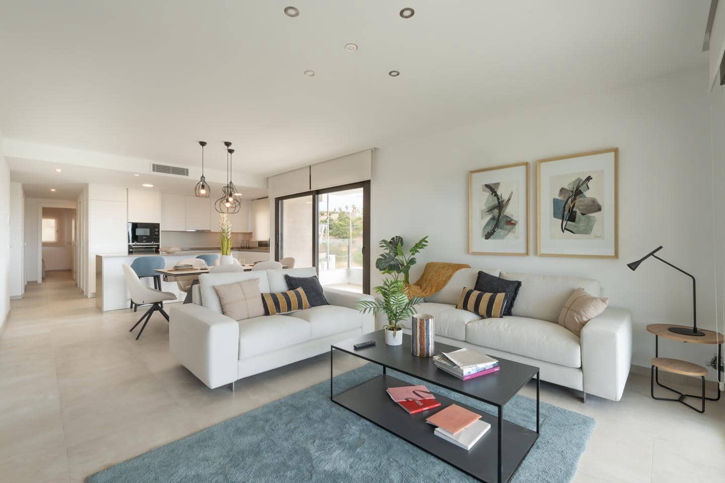Piso de 3 habitaciones en Estepona en venta con garaje - 792.000 € (Ref: 9929878)
