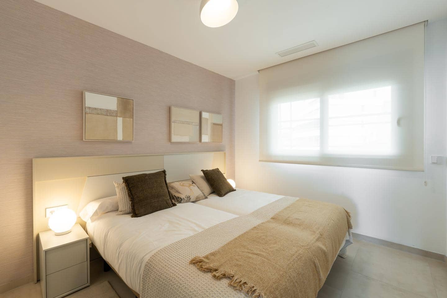 Piso de 3 habitaciones en Estepona en venta con garaje - 792.000 € (Ref: 9929878)