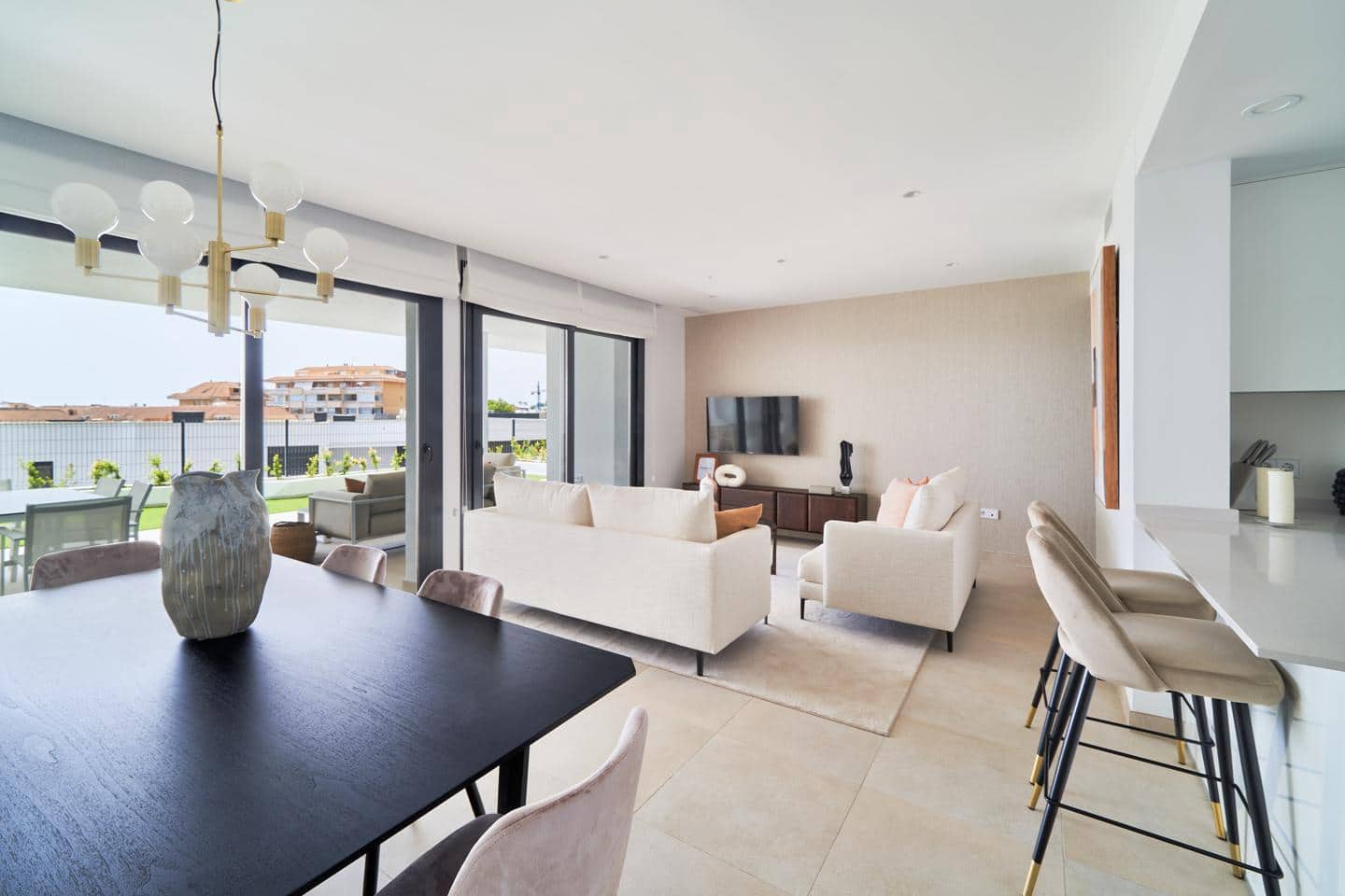 2 soverom Leilighet til salgs i Fuengirola med svømmebasseng garasje - € 881 000 (Ref: 9929881)
